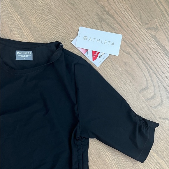 NWT | Athleta shirred Lycra rashguard | black | small - Picture 2 of 5